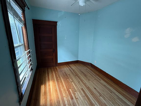 3rd image of 110 West St APT 1