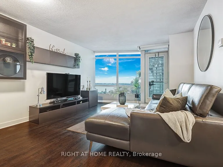81 Navy Wharf Ct #2316 — Photo 18