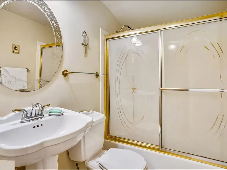 13714 Mayfair Ct — Photo 8