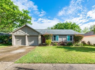 606 Willow Glen Ln, Baytown, TX 77521