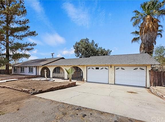 3rd image of 661 Bridle Ln