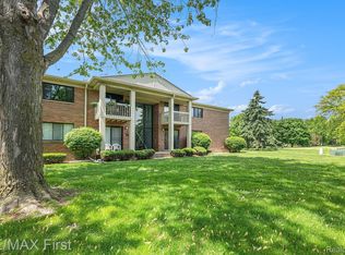 42184 Toddmark Ln APT 20, Clinton Township, MI 48038