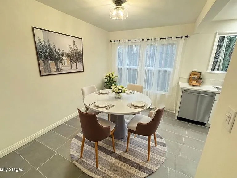 835 Bay St #1 — Photo 5