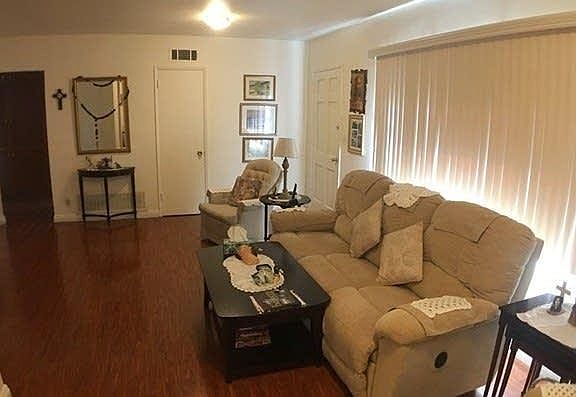 Large living room space, now is empty