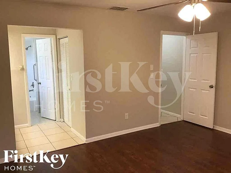 3415 SE 4th Ave — Photo 8