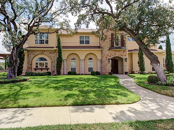 3rd image of 15010 Sendero Ln