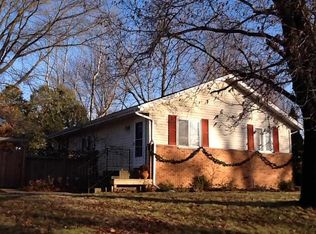 213 Meadow Dr, Macomb, IL 61455