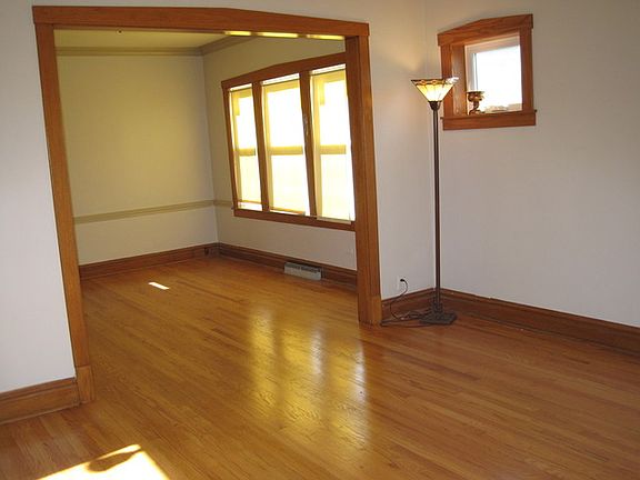3rd image of 4213 Prescott Ave
