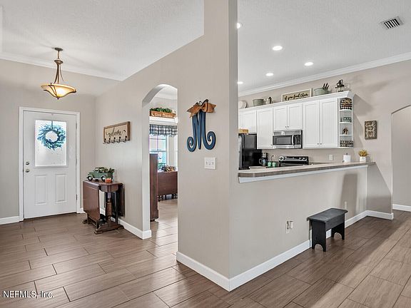 3rd image of 2412 ROYAL POINTE Drive