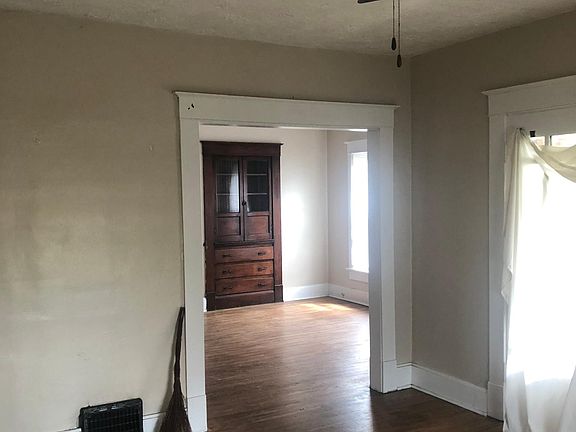 3rd image of 1004 7th Ave #1004