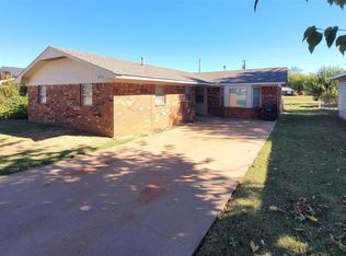 1214 N 14th St, Perry, OK 73077