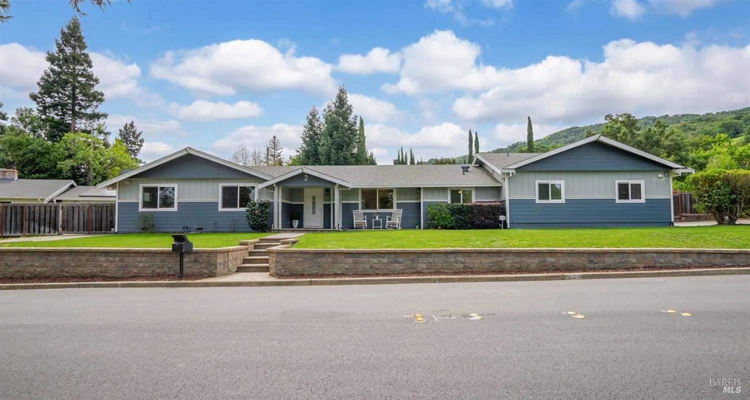 2 Montego Place photo 1