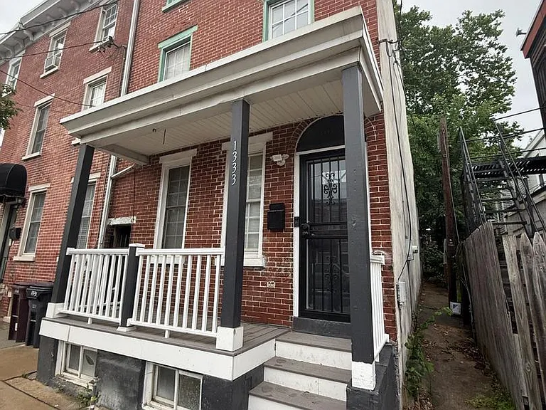 1333 N Walnut St — Photo 2