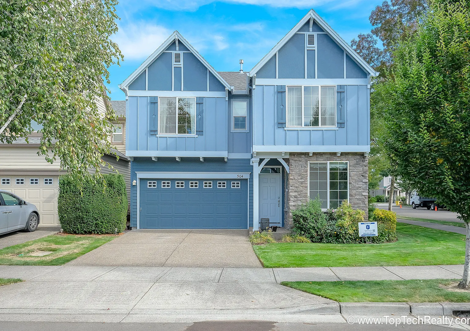 Lovely 4 Bedroom | 2.5 Bathroom | Corner Lot Single Family Home | In Beautiful Orenco Gardens Com... — Photo 1