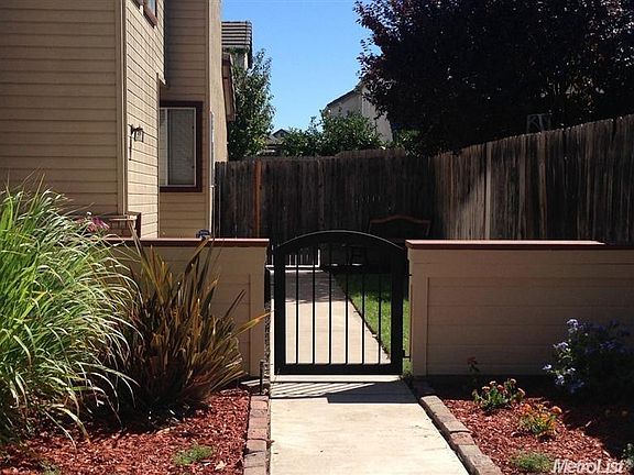 2nd image of 390 Alicante Ct