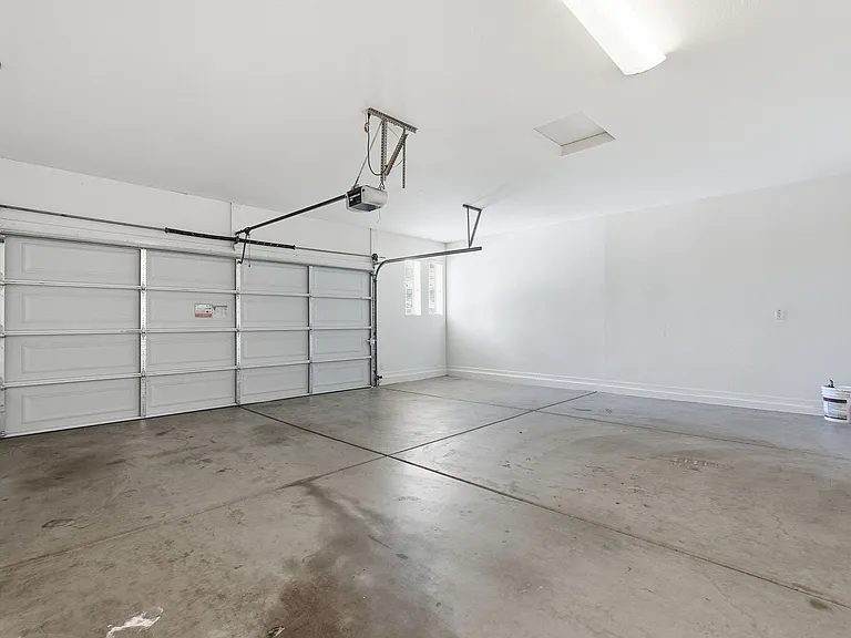 4058 E Bruce Ave — Photo 10