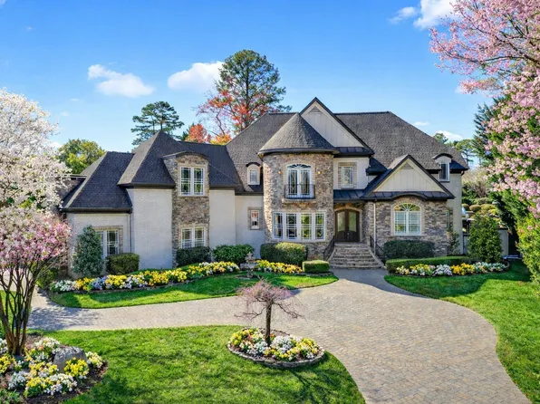 6701 Foxfire Pl, Raleigh, NC 27615