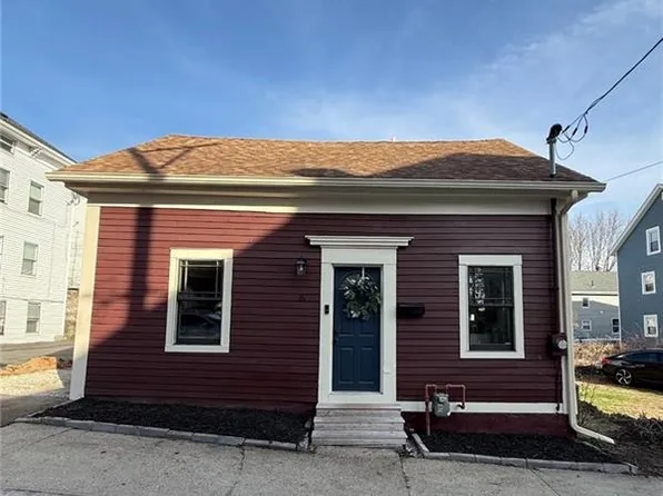 16 Canal St, Woonsocket, RI 02895