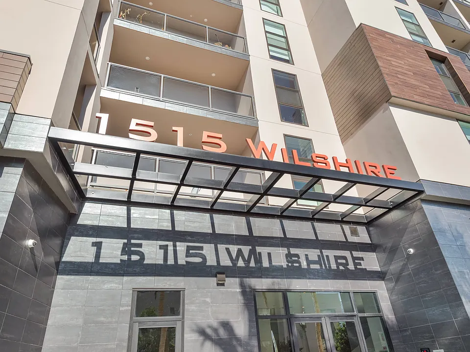 Wilshire Valencia
