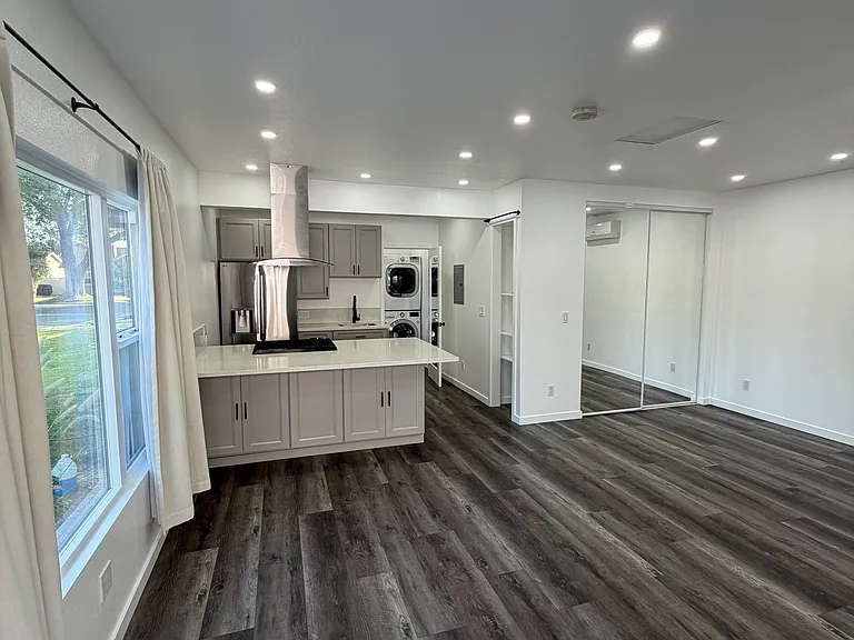 3713 Mariella St — Photo 3