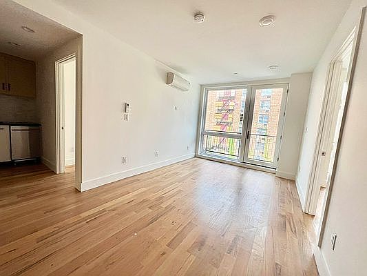 2nd image of 363 Winthrop St #3F