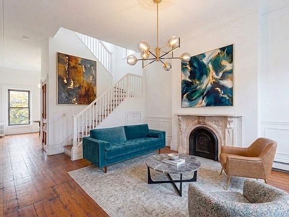 2nd image of 1666 Washington St #2