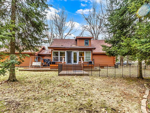 4th image of 305 Meadow Ln