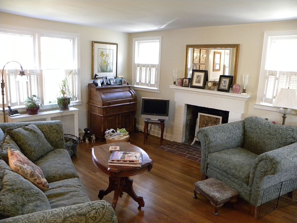 Living room with fireplace