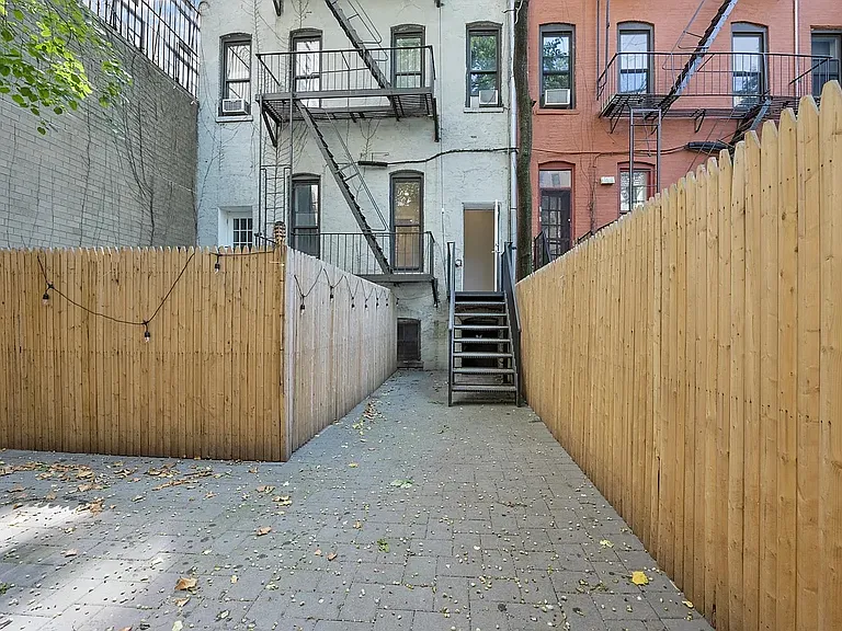 345 E 92nd St #1-A — Photo 1