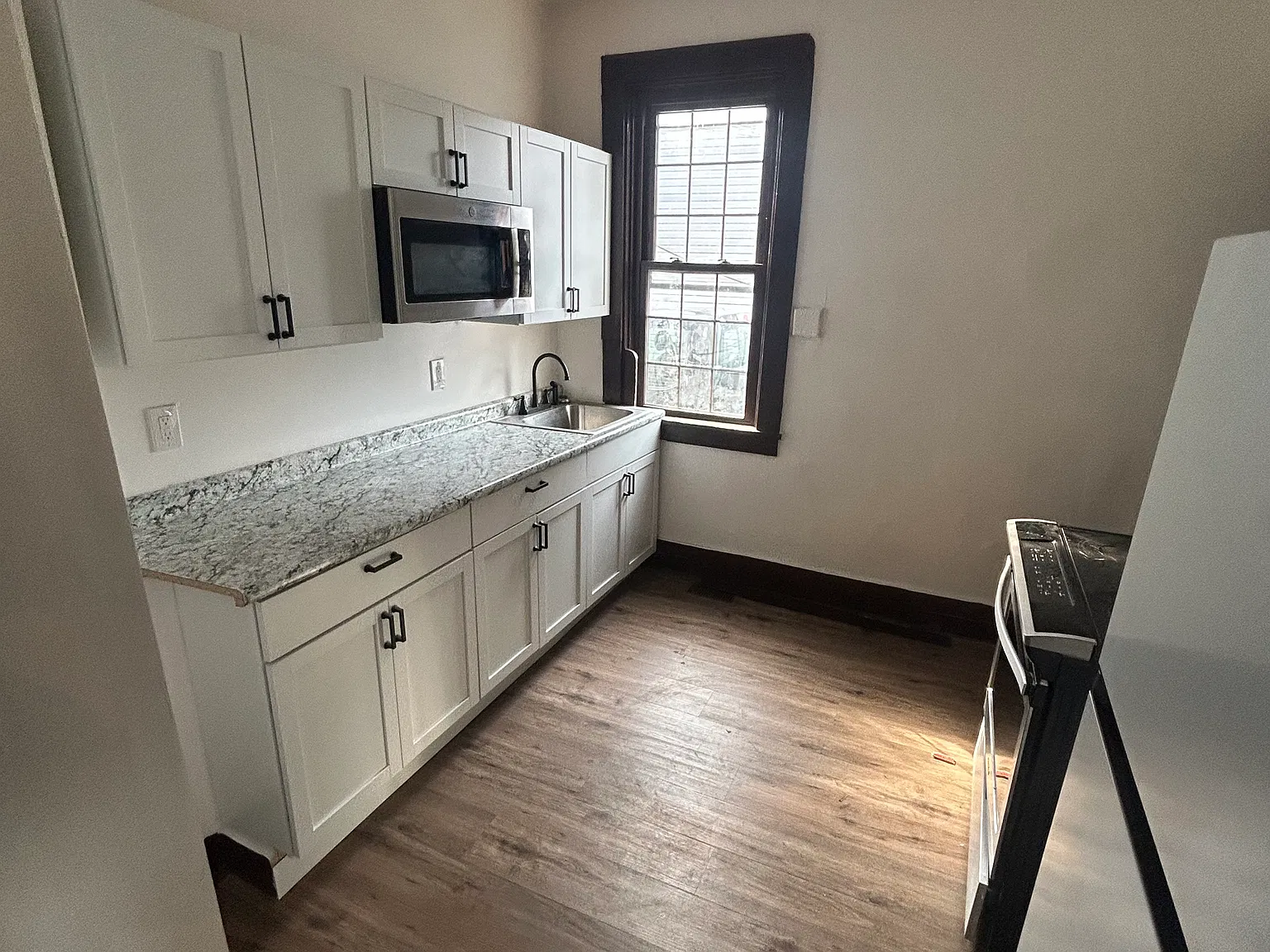 4 bed, 1000 sqft, $1,400 — Photo 1