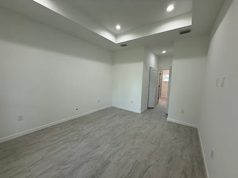 1180 Comfort Ln — Photo 5