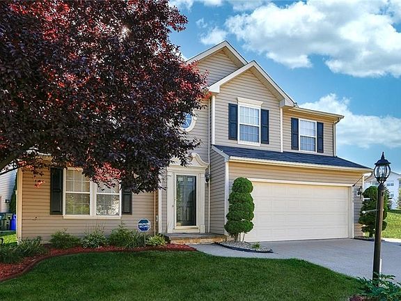 2nd image of 10130 Ravenwood Ct