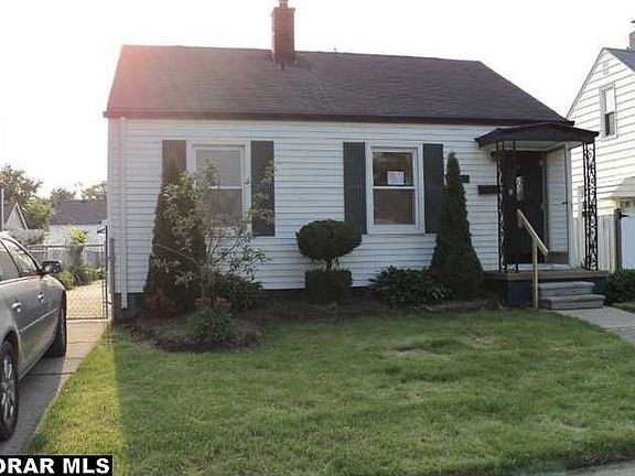 2nd image of 843 6th St