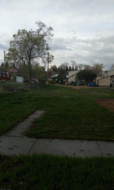 1st image of 105 W Park St