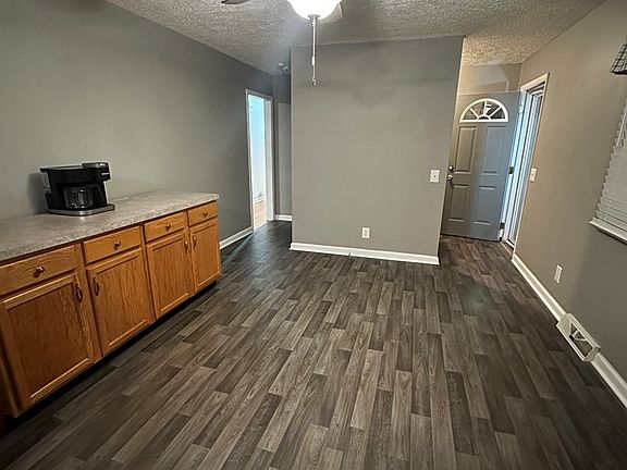 5th image of 1086 Princeton Rd