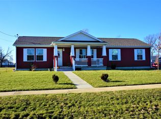 111 N Main St, Gifford, IL