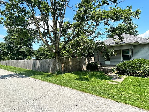 4th image of 14088 Hill St