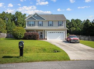 209 Bell Ridge Ln, Hubert, NC 28539