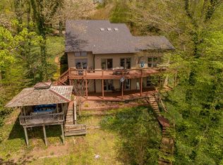 857 Buckhead Dr, Bracey, VA 23919