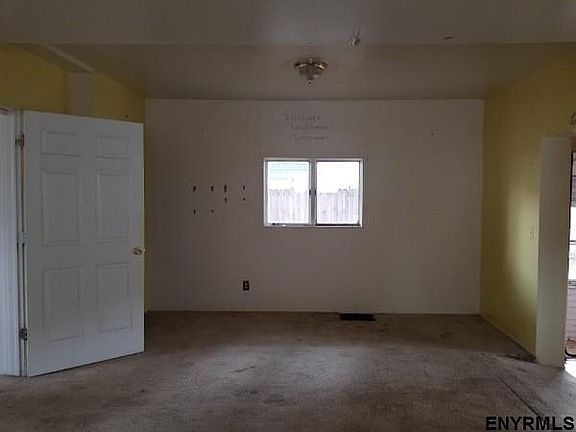 4th image of 1128 Hammond Ave