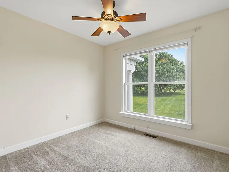 131 Stonedown Ln — Photo 14