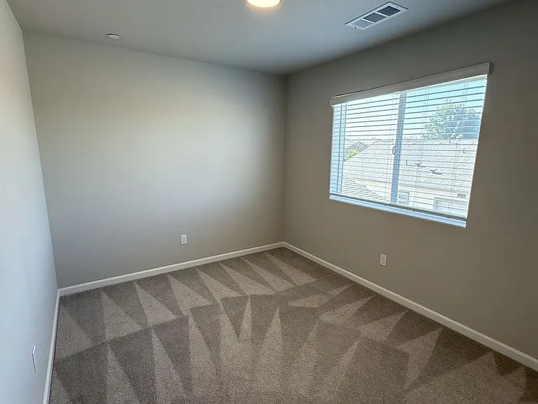 505 S Summit St #101-104 — Photo 9
