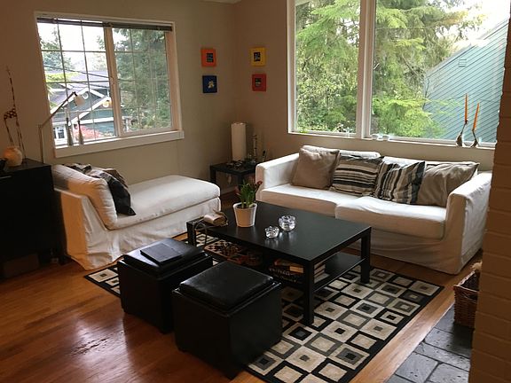 2nd image of 10061 NE 29th Pl