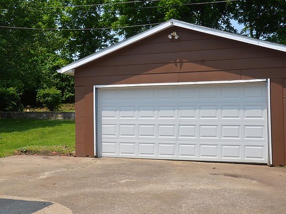 5th image of 1567 Van Buren Dr