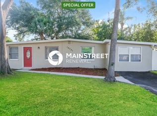 10701 105th St, Largo, FL 33773