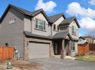 546 NW 28th St, Redmond, OR 97756