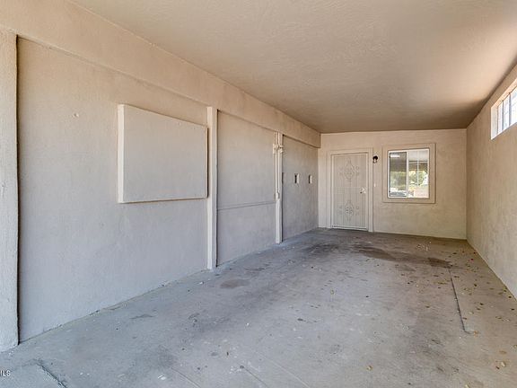 4th image of 817 S Evangeline Ave
