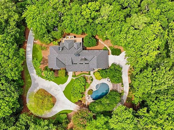 2nd image of 2401 Spalding Dr