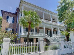 214 Calhoun St APT 1, Charleston, SC 29401