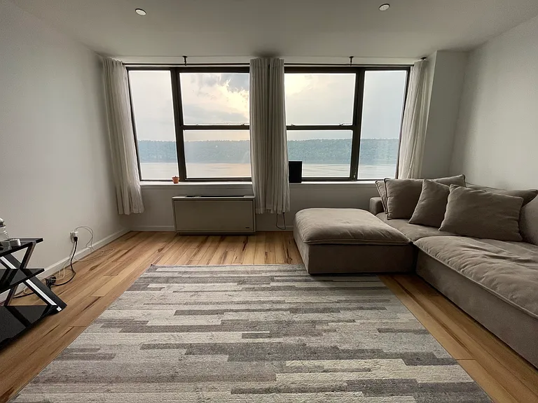 23 Water Grant St #8C — Photo 3